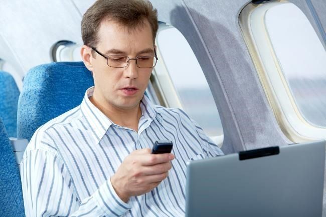 still-no-cell-phone-signals-on-airplanes