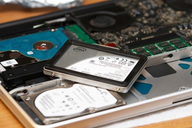 ssd-and-hybrid-drive-in-laptop