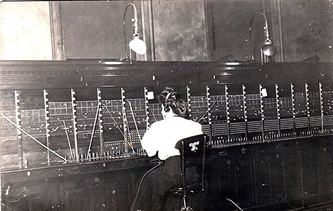 telephone operator in 1908