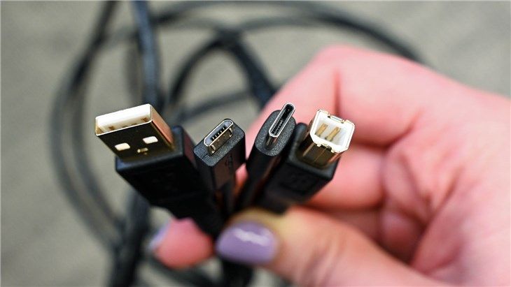 USB-A, microUSB, USB-C, and USB-B cables. 