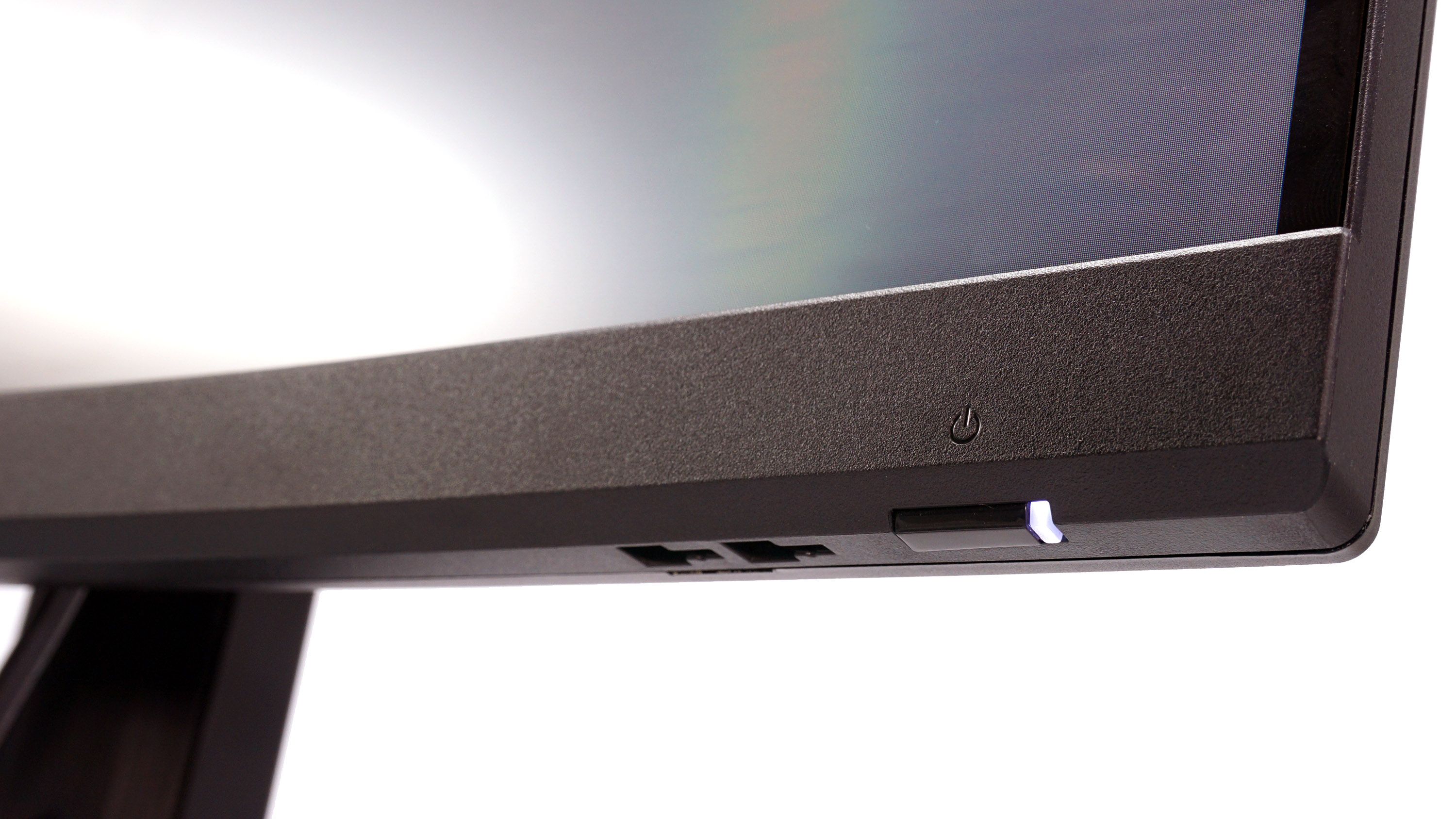 MSI Optix MAG272CQR power button.