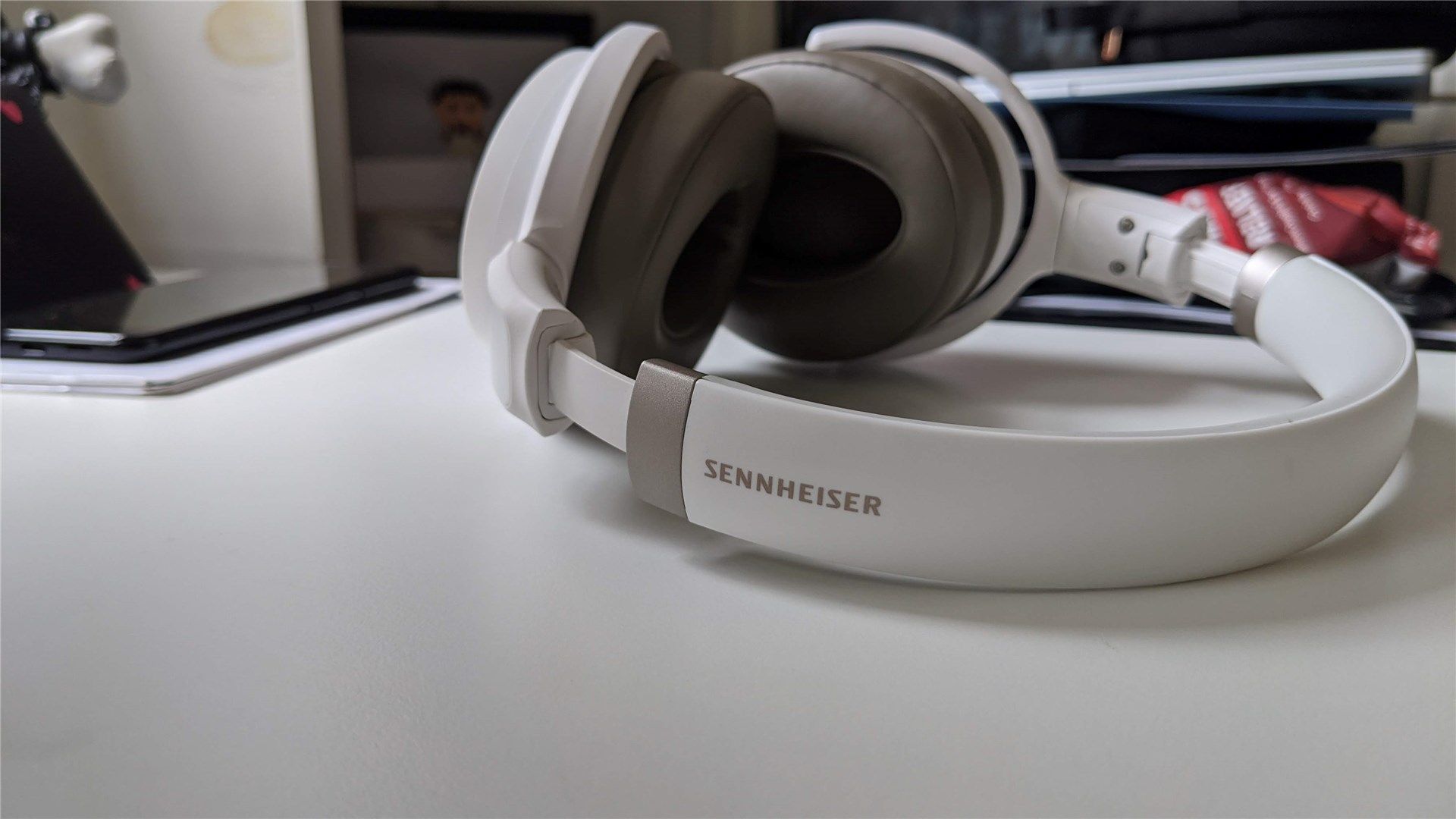 The Sennheiser HD 450BT unfolded, showing the band
