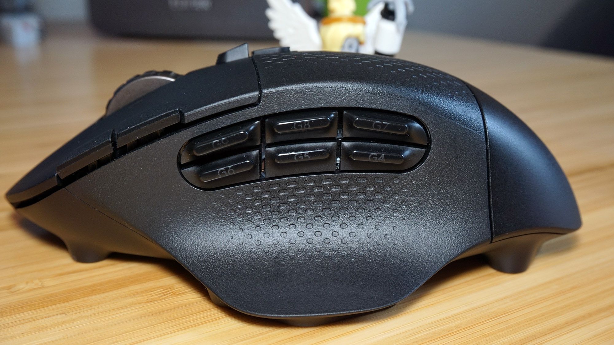 Side view of G604 mouse 