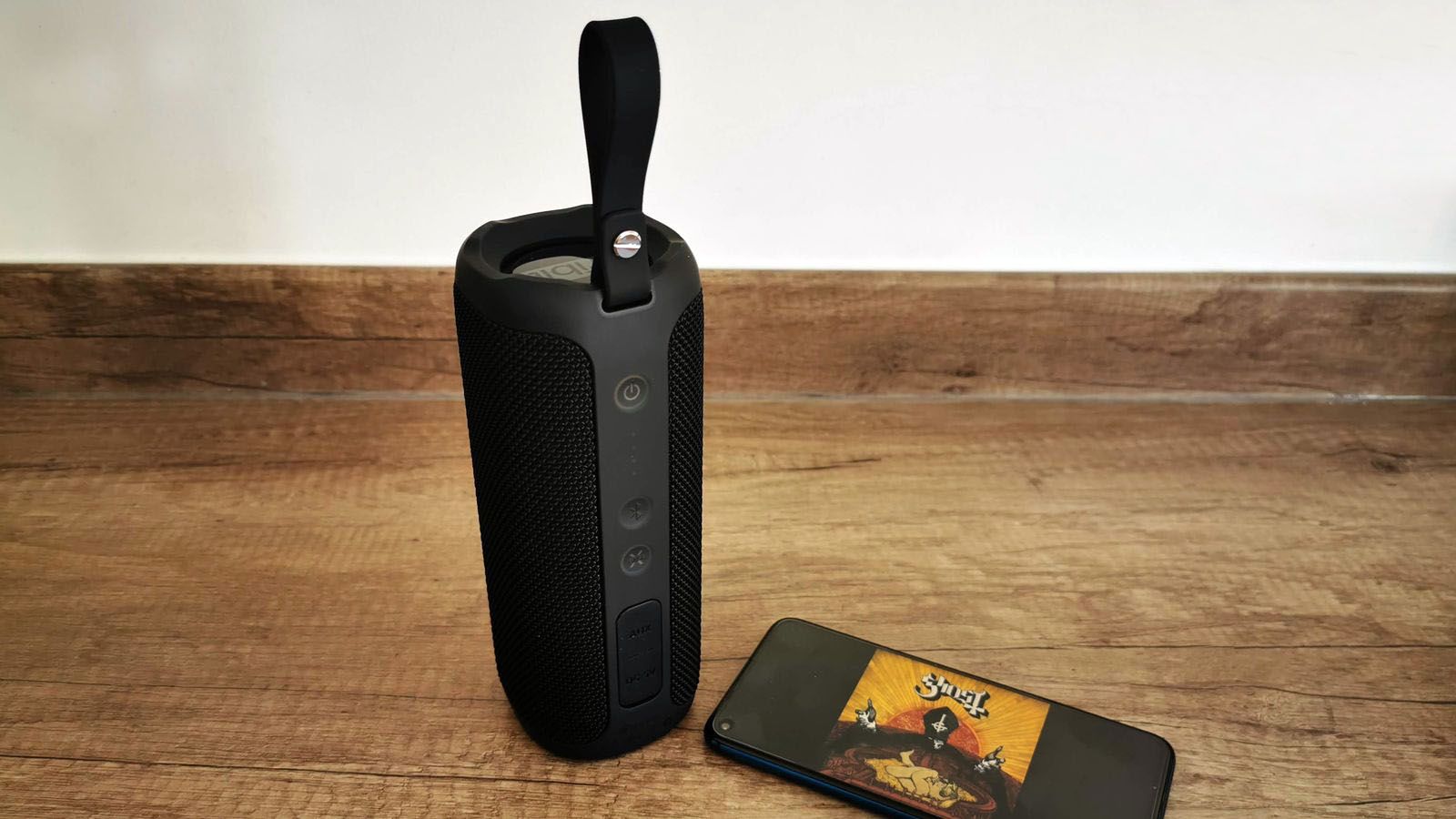 tribit stormbox rear panel