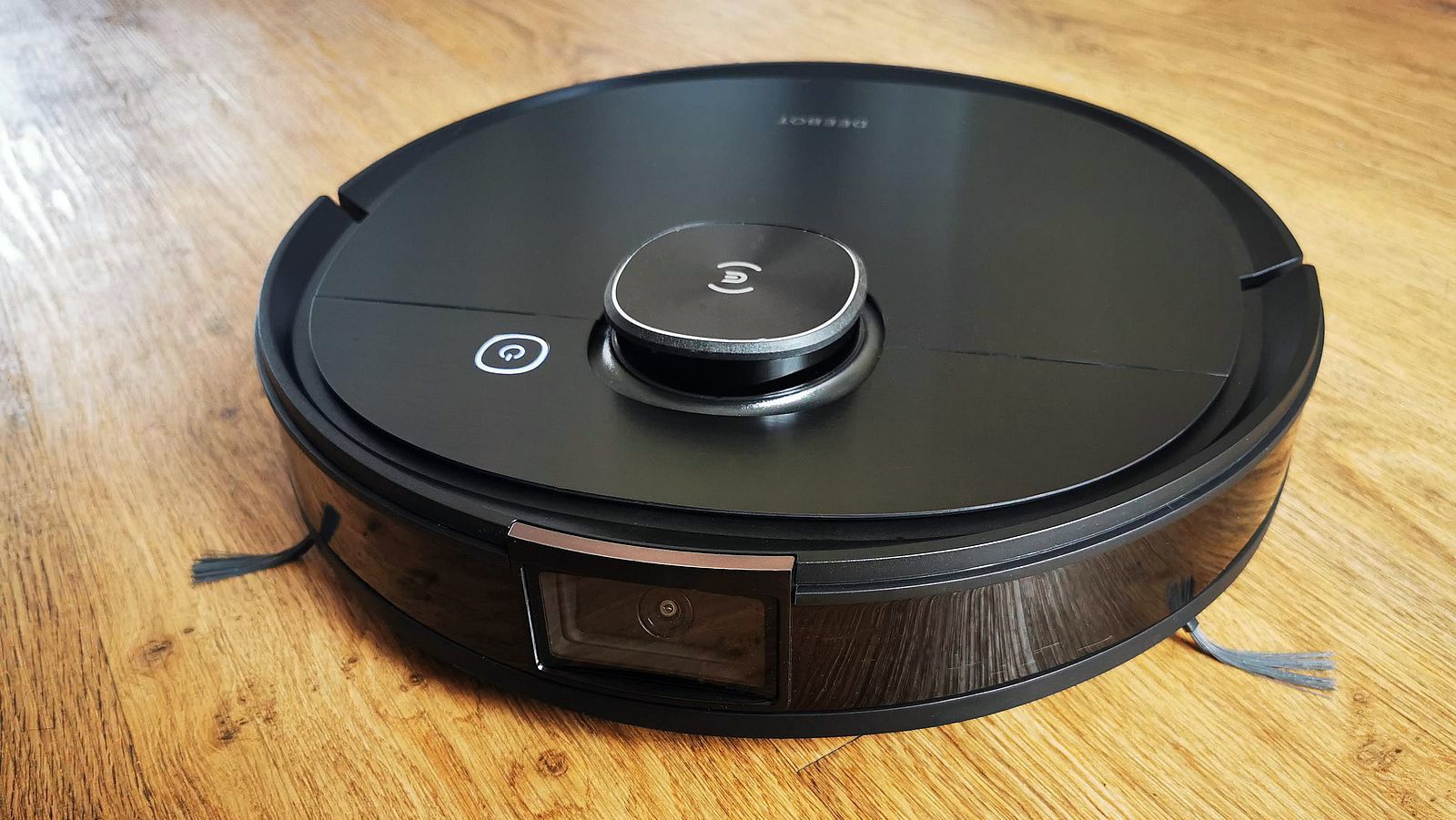 ecovacs deebot ozmo T8 AIVI front view