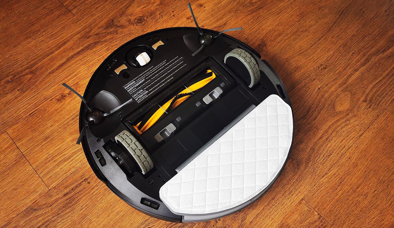 ecovacs deebot ozmo T8 AIVI base view with mopping plate attached