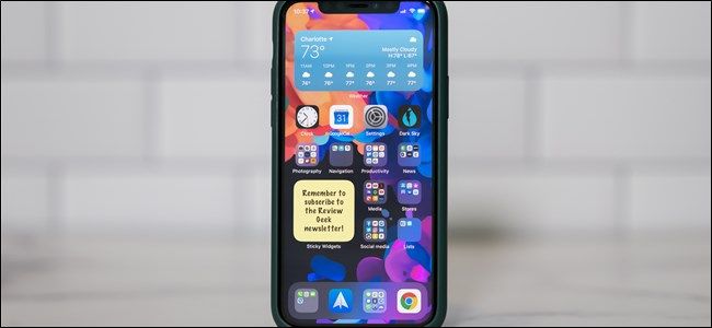 Sticky notes widget on an Apple iPhone