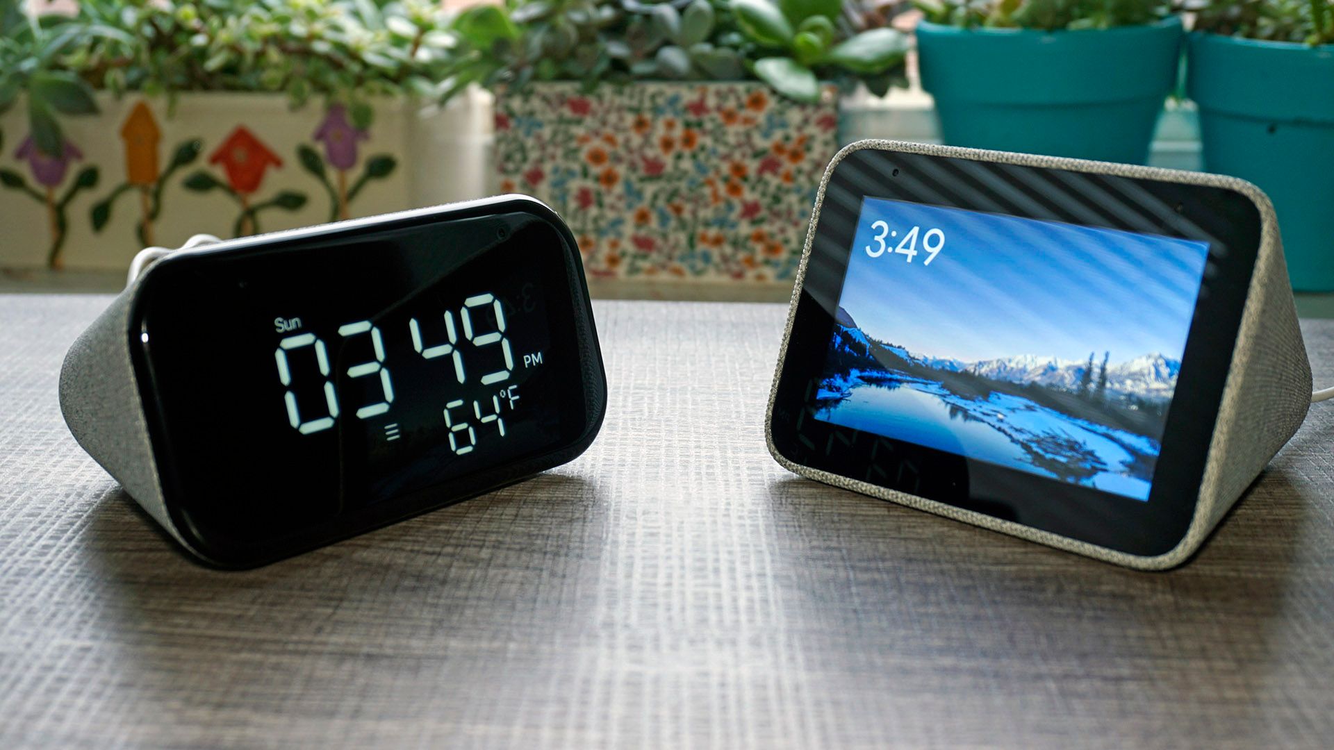 Lenovo Smart Clock Essential with original Smart Clock