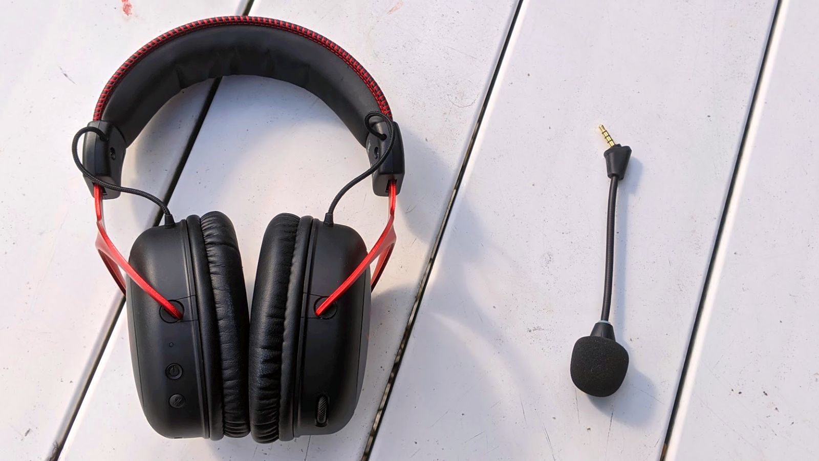 Hyper X Cloud II Wireless Review: Good Until You Plug the Mic In
