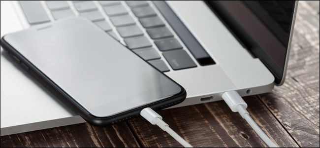 Manually Restoring iPhone or iPad Using MacBook