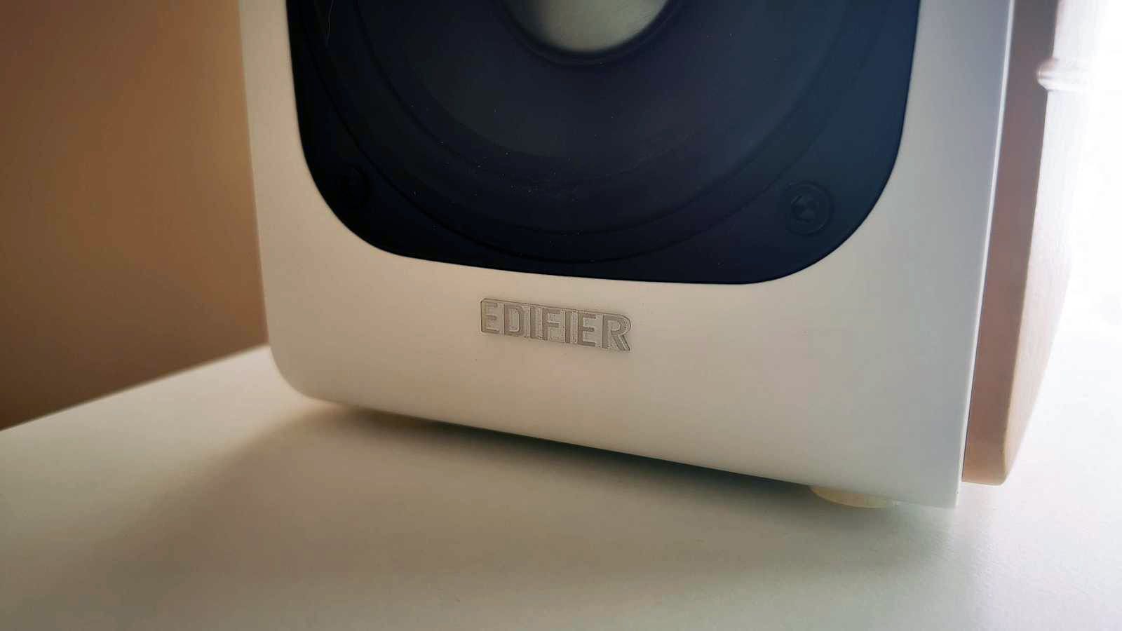 Edifier S880 DB logo on passive speaker front
