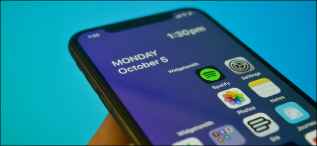 iPhone User Creating Transparent and Empty Widgets for Home Screen