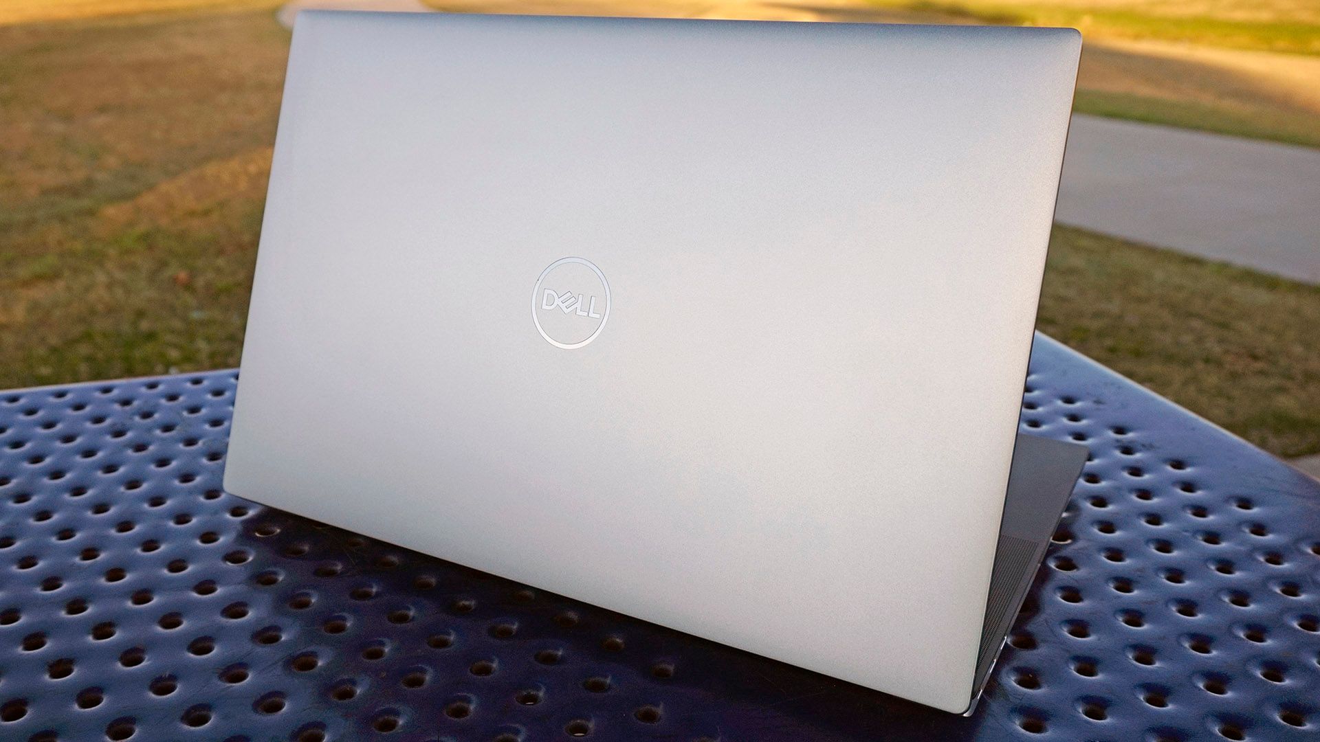 XPS 15 top