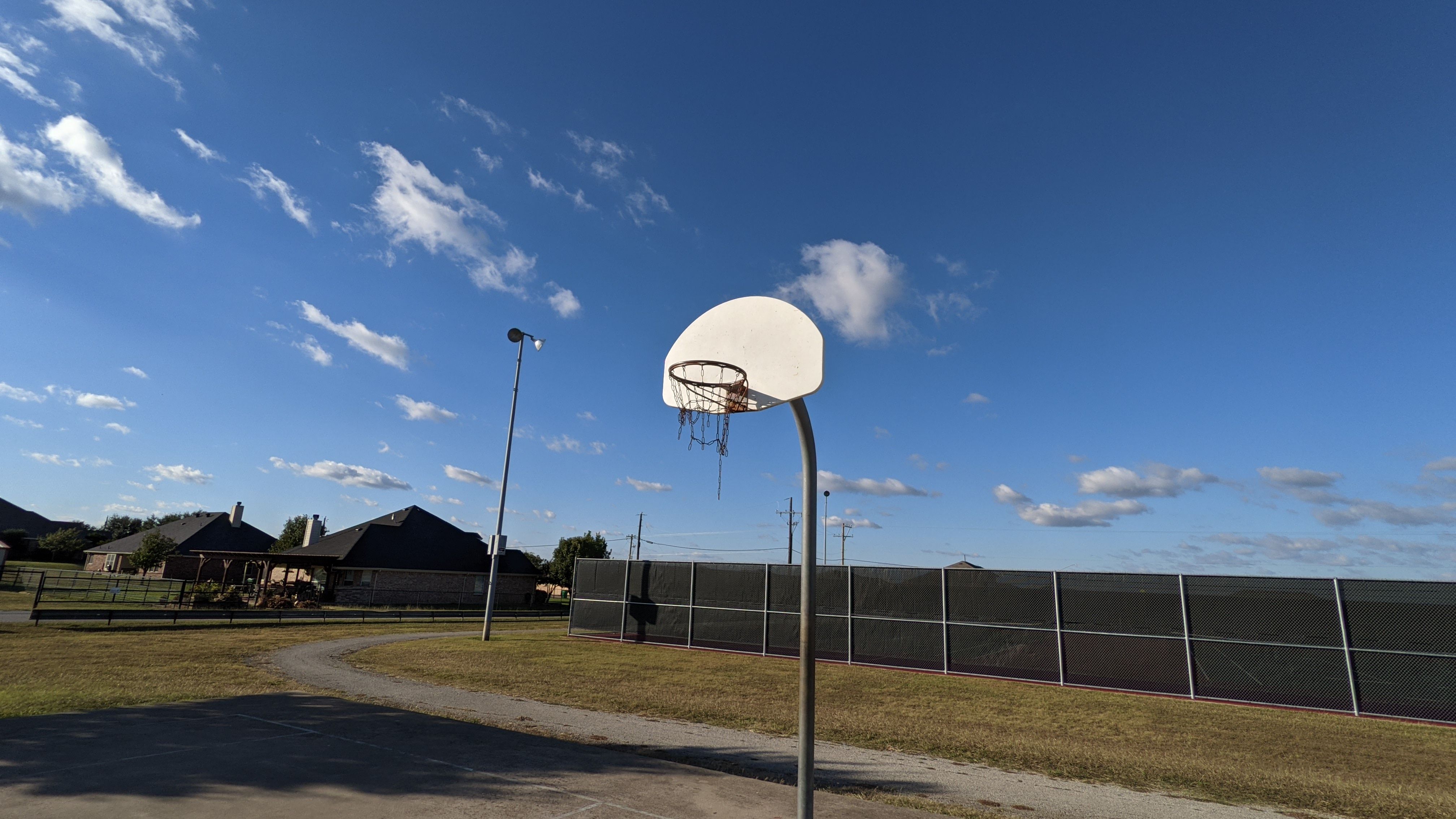 Pixel 4a 5G camera shots: basketball hoop