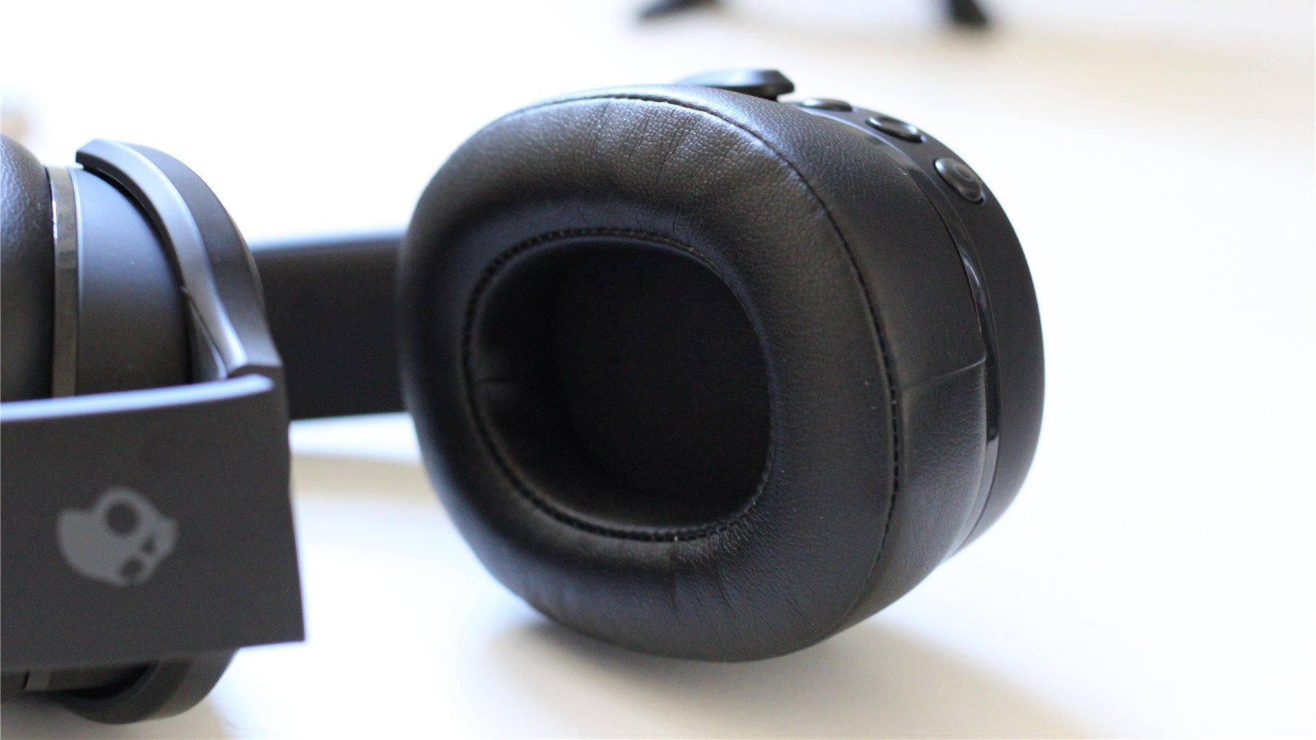A closeup of the padding on the earcup