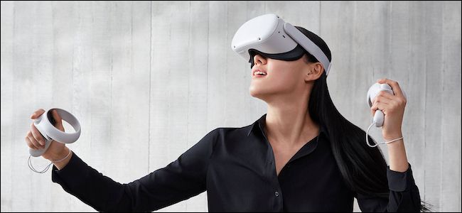 Person taking a screenshot while wearing an Oculus Quest 2