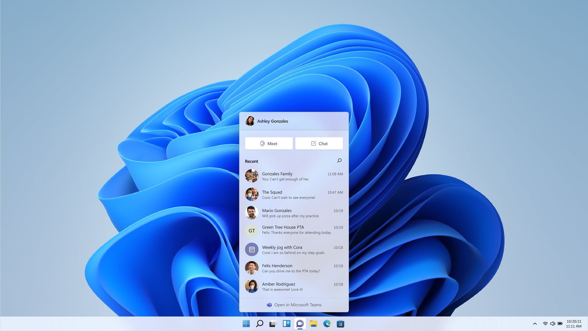 A chat button in Windows 11