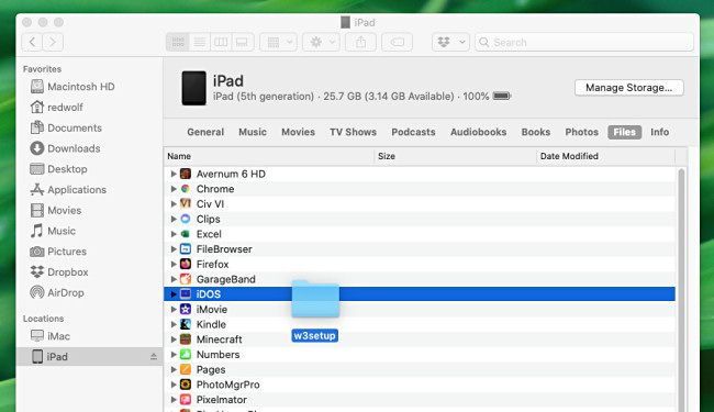 Dragging a folder into Files on the iPad using Finder on Mac.