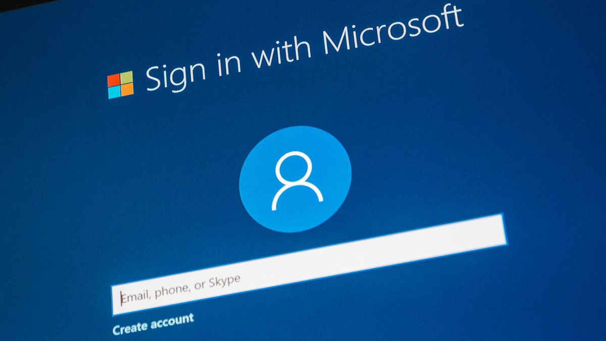 Microsoft account login screen at Windows setup