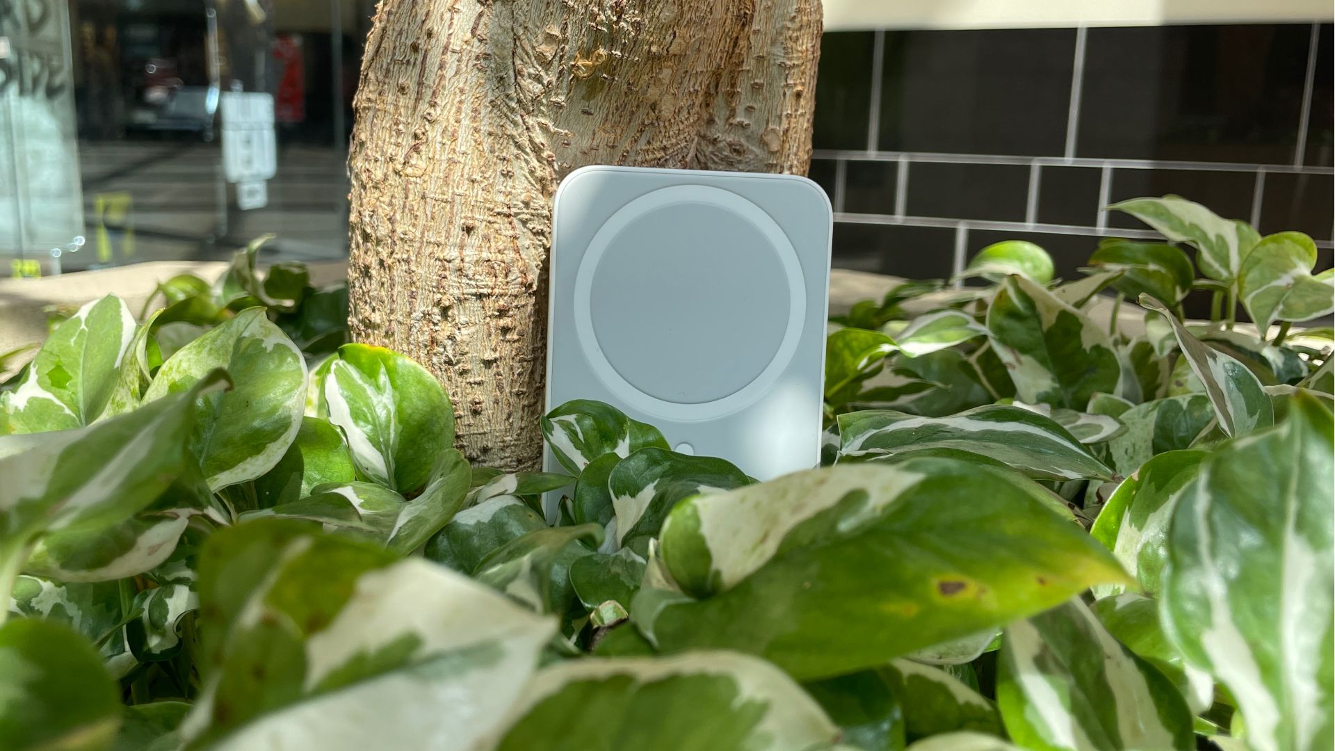 MagSafe Battery Pack Review Breaking the Ecosystem