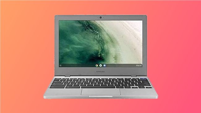 Samsung Chromebook 4 sur fond rose