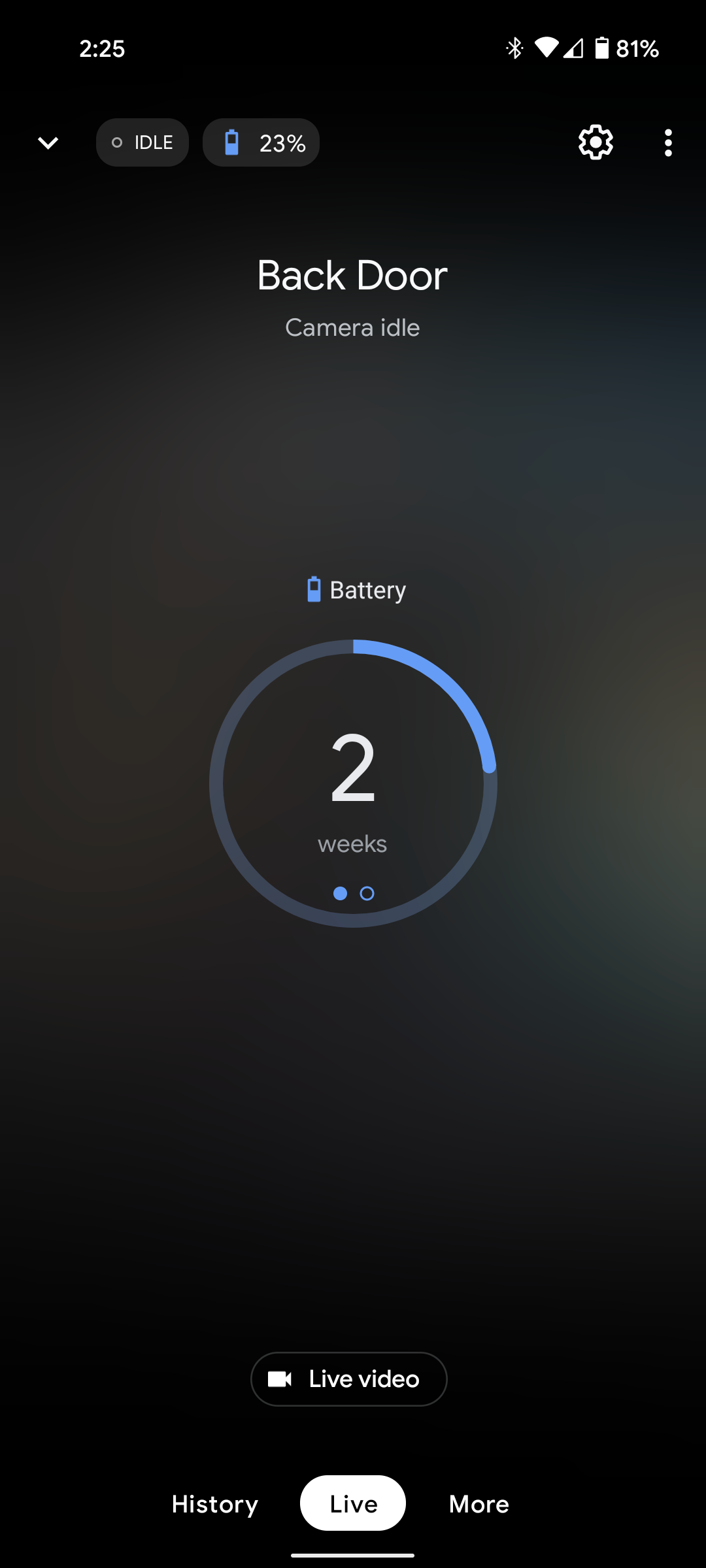 A screenshot showing 2 weeks remaining on the battery life in the Home app