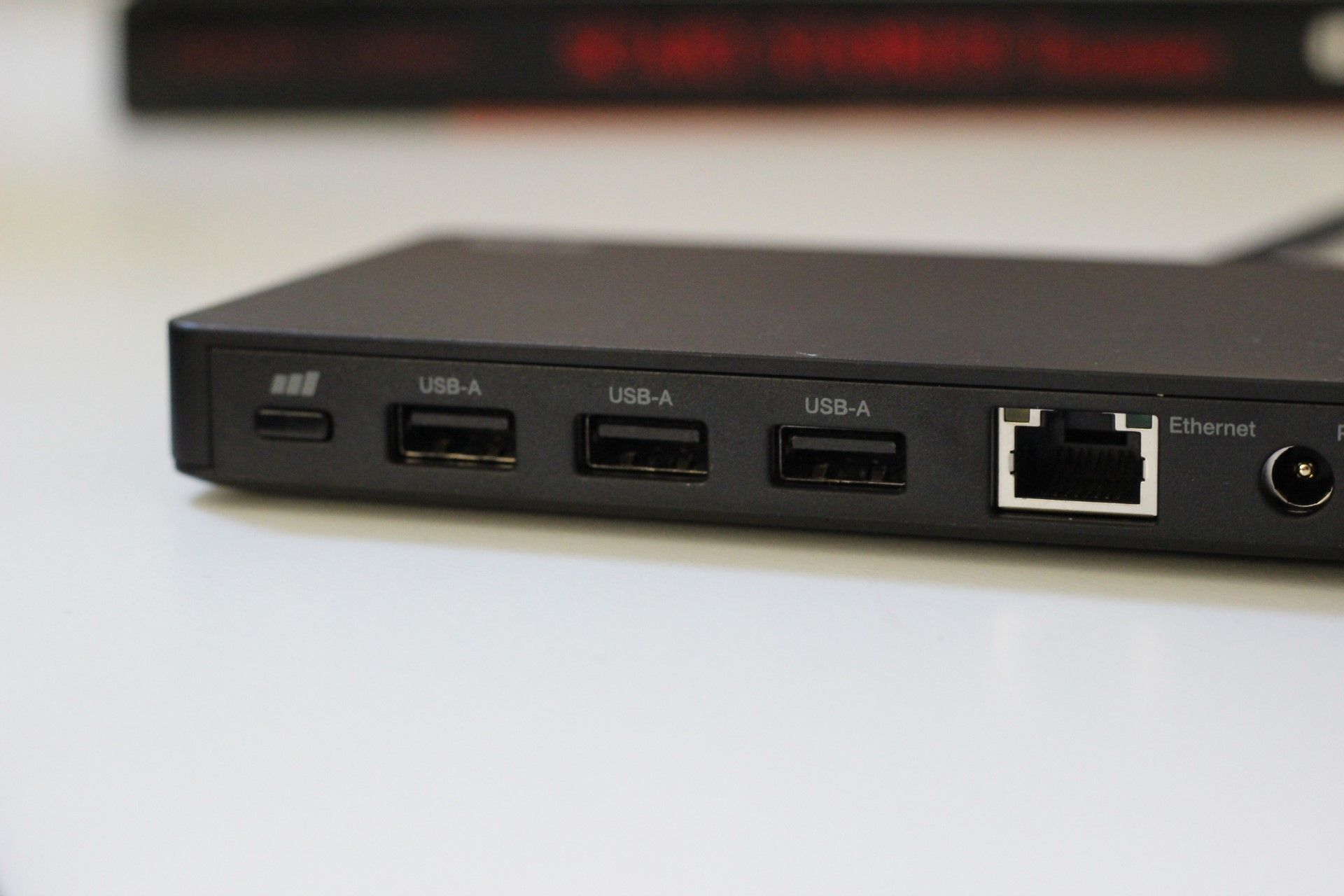 The USB-A ports on the Cyber Acoustics DS-2000 Essential Dock