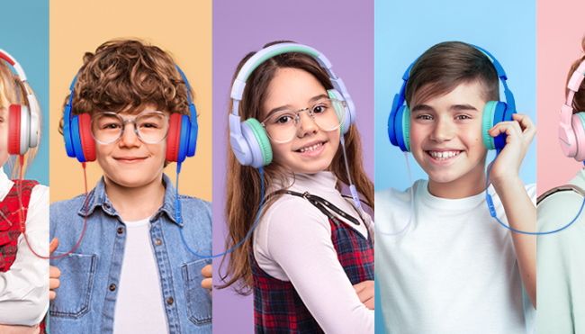 kids wearing iClever headphones