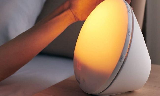Person using Philips wake up light