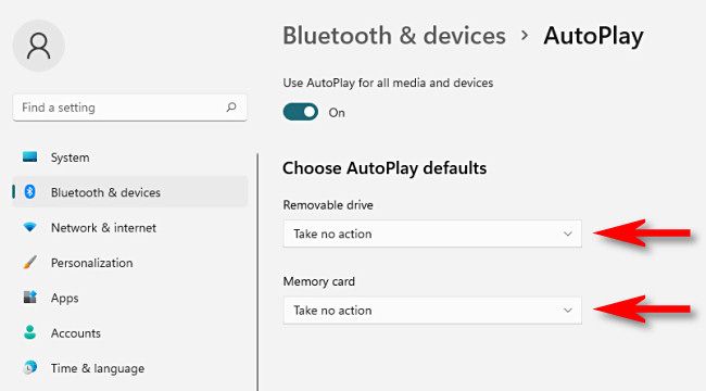 Select options in "Choose Autoplay Defaults."