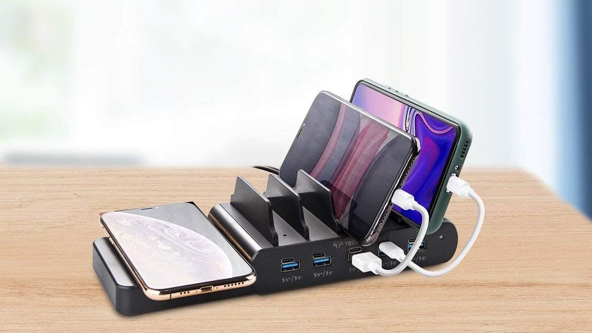 Techsmarter charging station on table