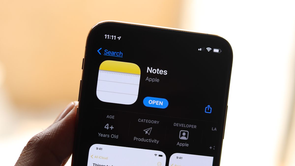The Apple Notes app in the App Store on an iPhone screen.