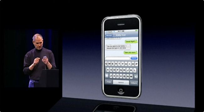 Steve Jobs introducing Messages for the first time---with Green Bubbles---in 2007.