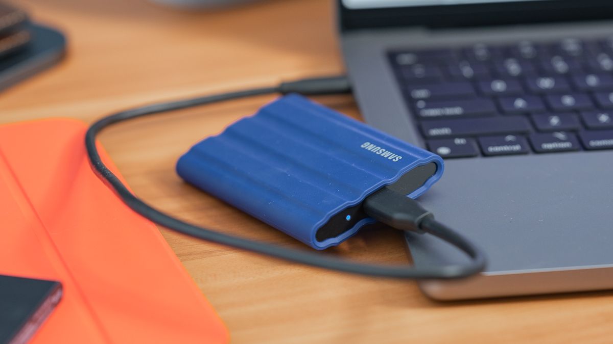 Portable SSD T7 USB 3.2 1TB (Blue) Memory & Storage - MU-PC1T0H/AM