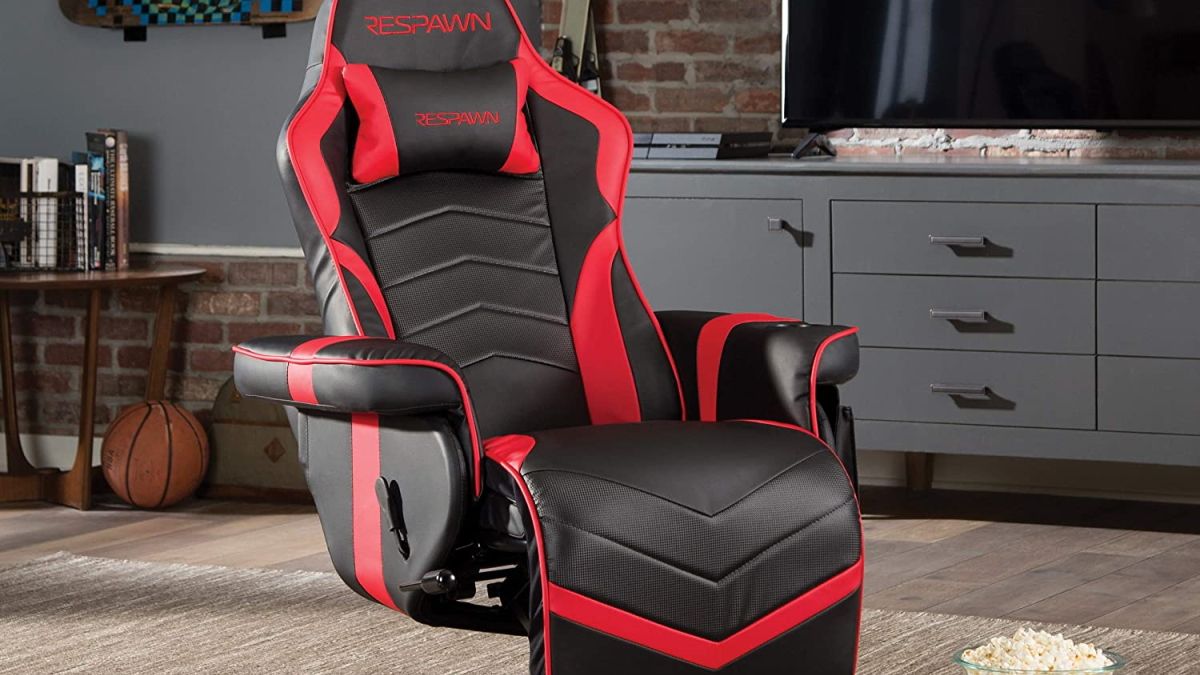 Respawn recliner in living room