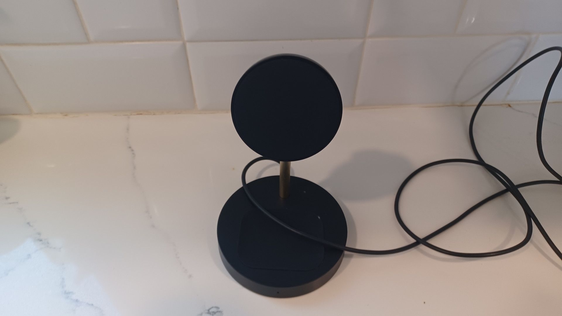 iOttie Velox Magnetic Wireless Charging Duo Stand