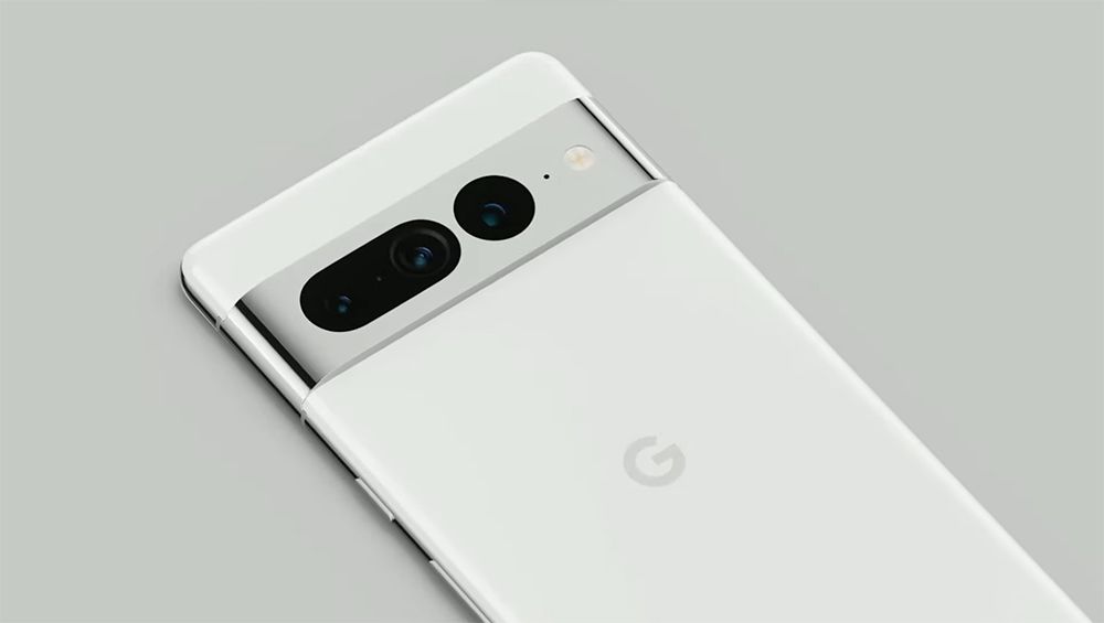 Photo of a Pixel 7 from the back
