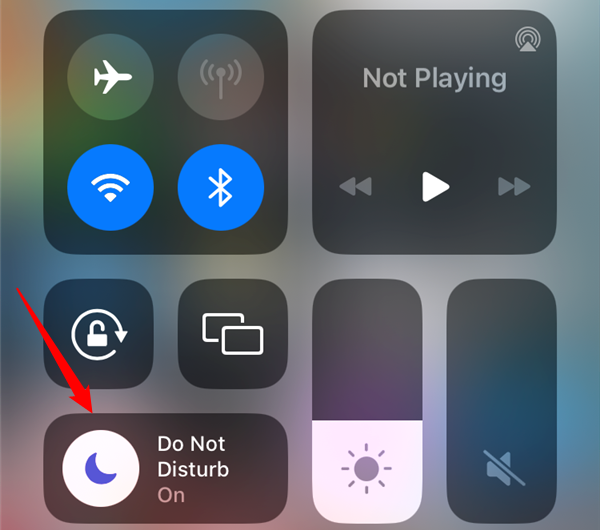 Tap the "Do Not Disturb" button to display the available Focus modes, including Do Not Disturb. 
