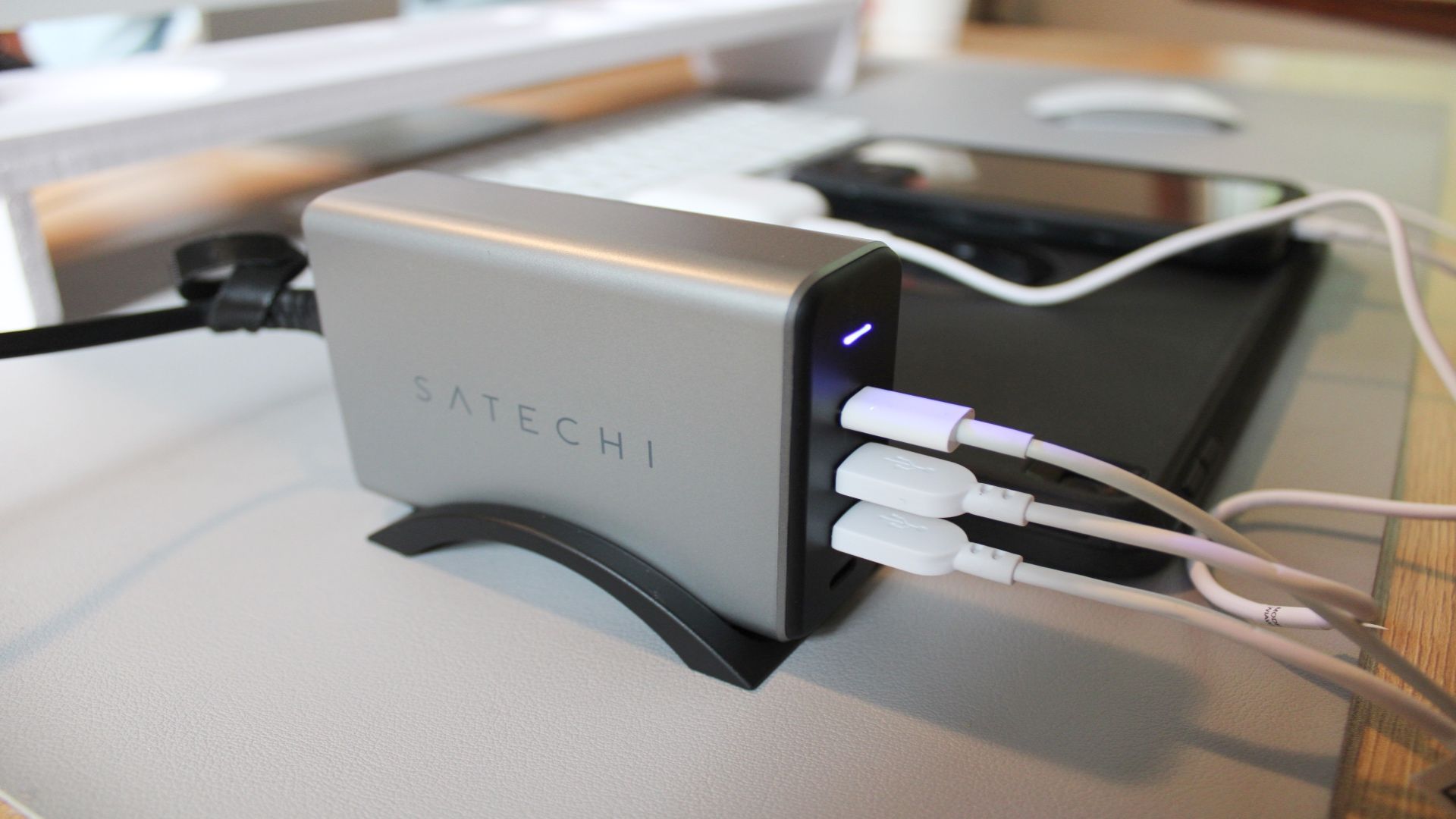 Satechi 165W USB-C 4-Port PD GaN Charger Review: Small, But Mighty