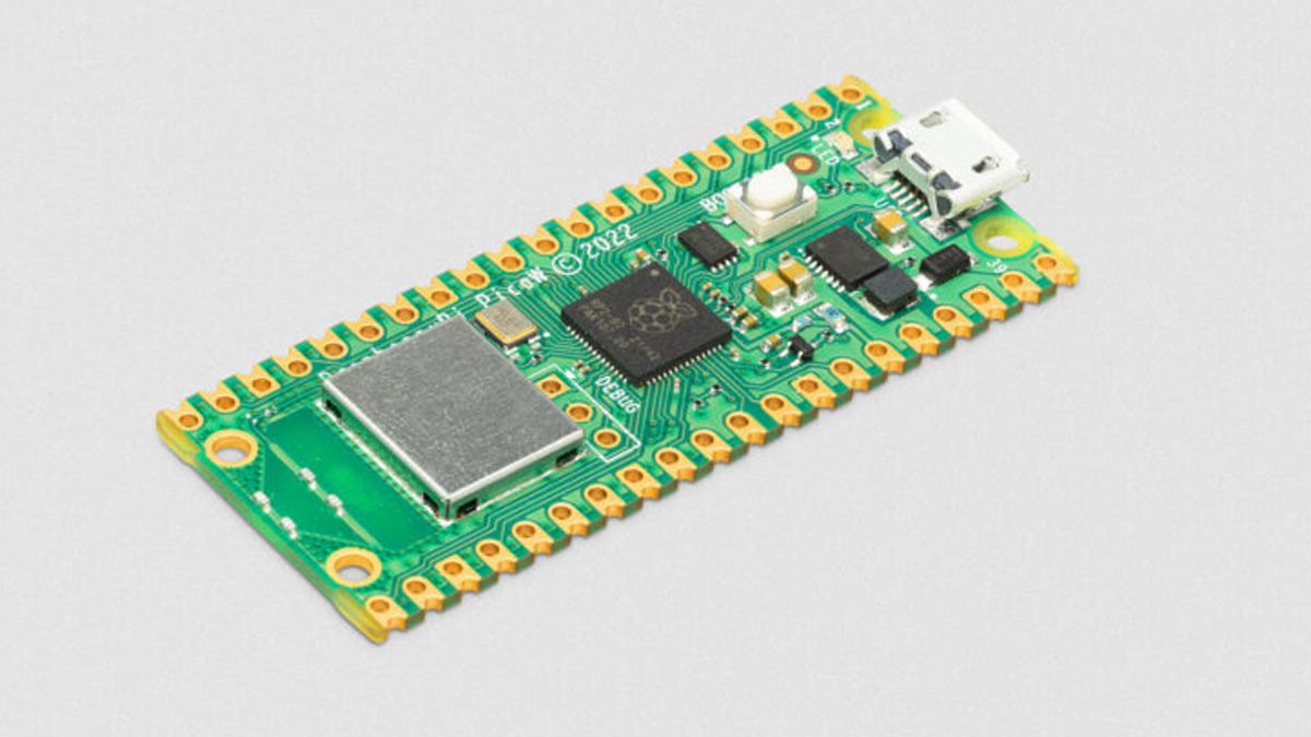 Raspberry Pi Pico W Only Costs 6 and Is Super Tiny