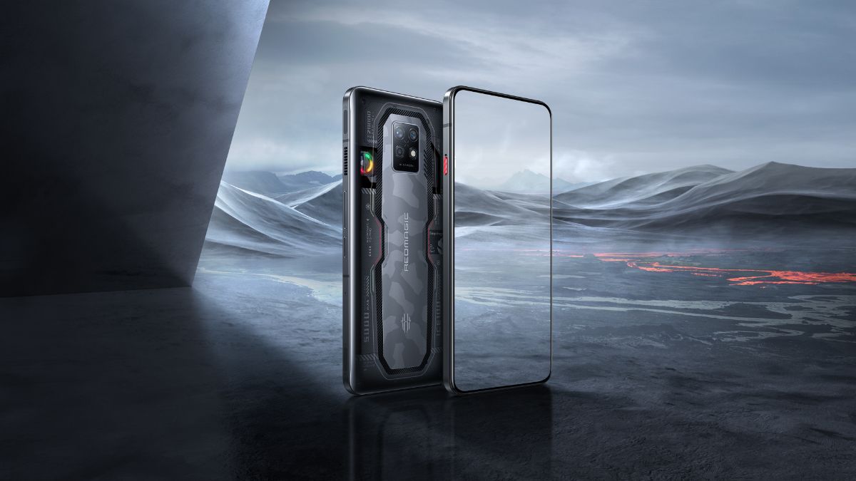 REDMAGIC 7S Pro Supernova Sitting in a Dark, Barren Wasteland