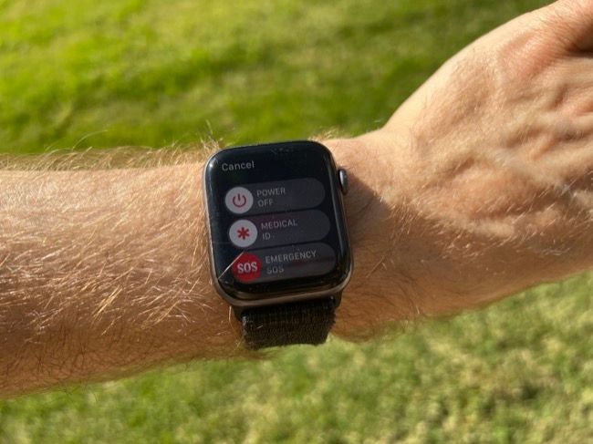 Activate Emergency SOS on Apple Watch
