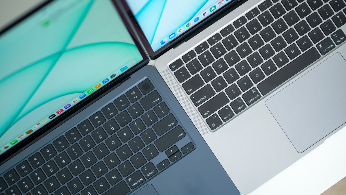 2022 M2 Apple MacBook Air's keyboard vs the 2021 model