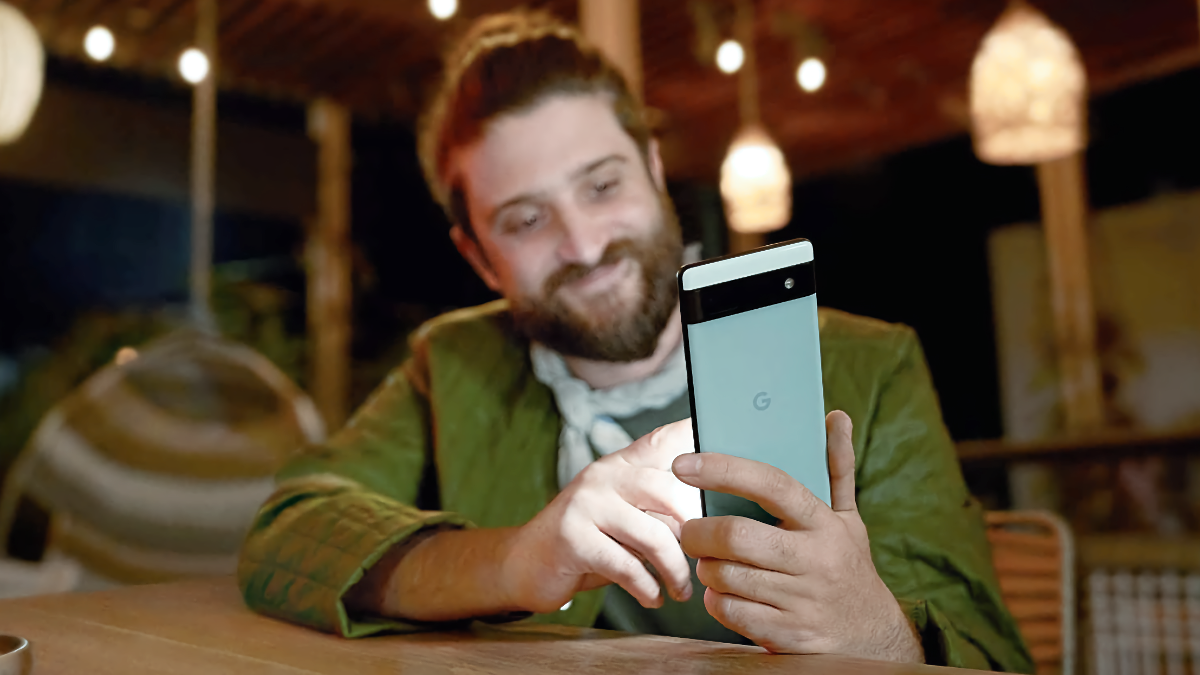 Man holding Google Pixel 6a
