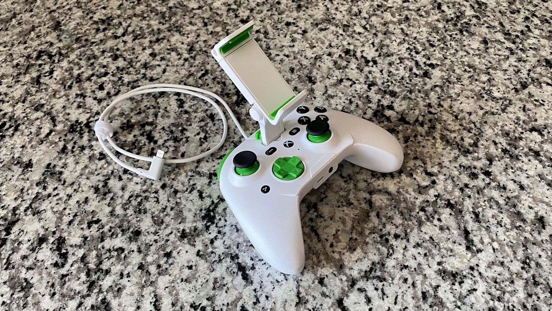 RiotPWR Xbox Cloud Gaming Controller (iOS) Review A Clunky Design Is