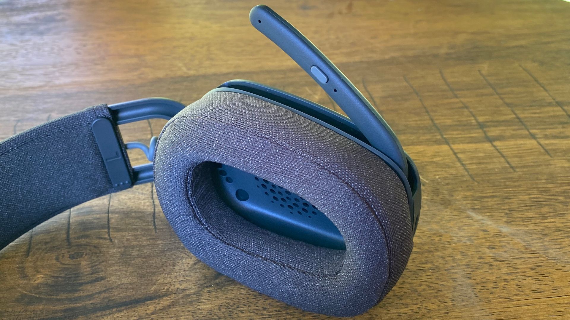 The earphone and microphone of a Logitech Zone Vibe 100