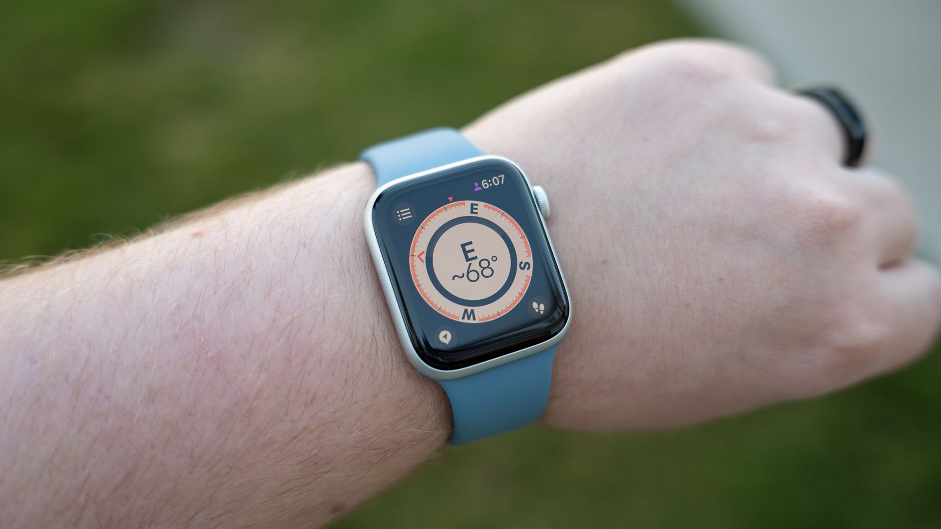 Apple Watch SE review (2022): The best smartwatch $250 can buy