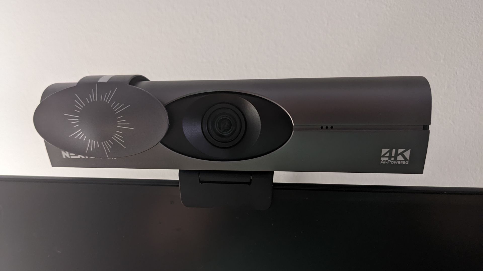 Nexigo Iris Webcam 4K On Monitor