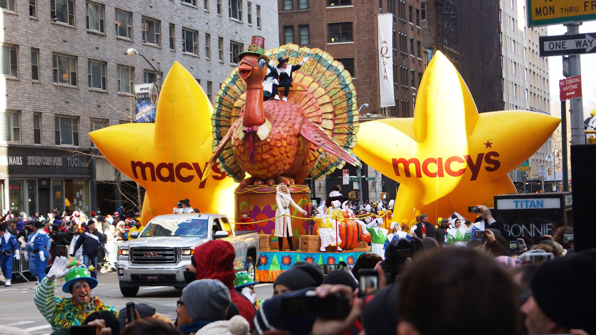 How to Watch Macy's Thanksgiving Day Parade Without Cable