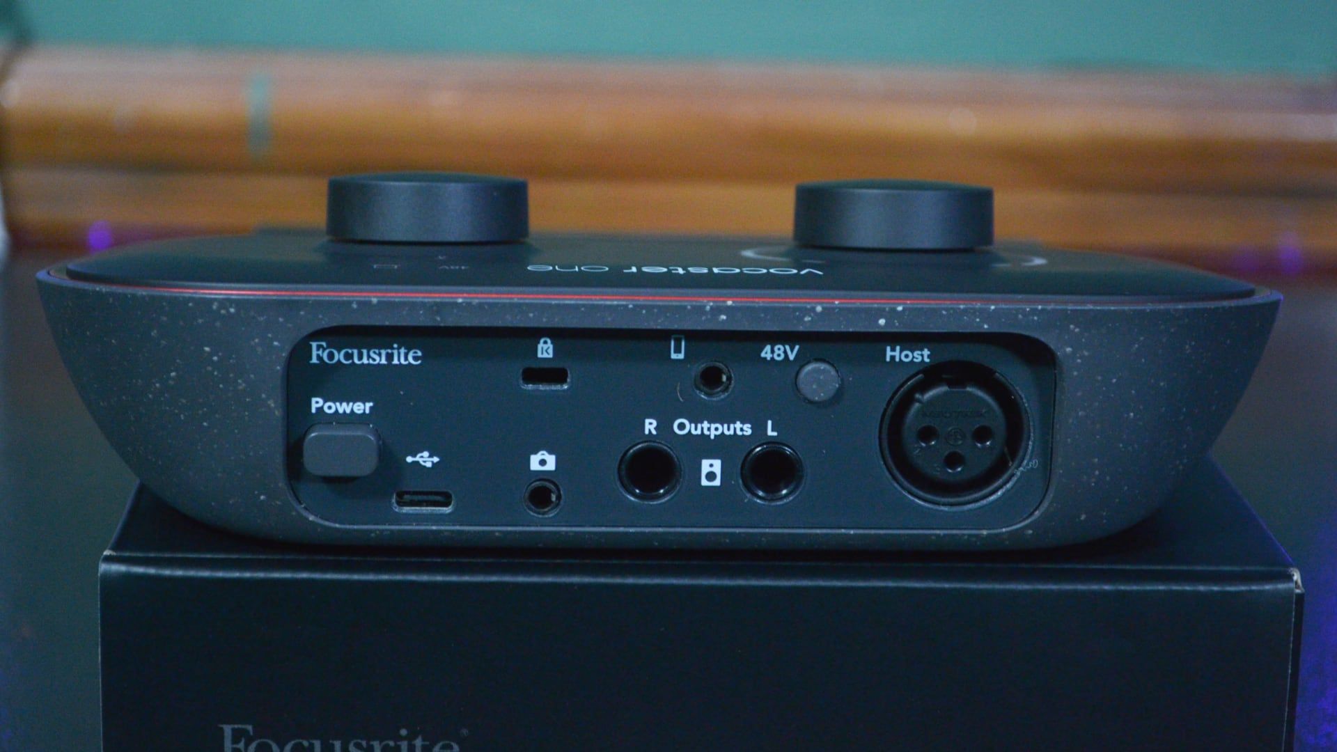 Focusrite Vocaster inputs and outputs